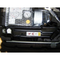 BMW Mini R56 Tool kit 15" Tyre alloy wheel air compressor sealant lifting jack
